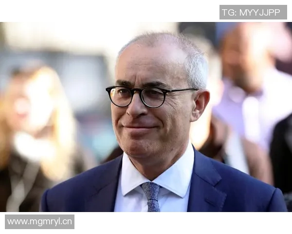 特朗普与曼城老板曼苏尔会晤探讨无限资金投资足球未来的可能性 特朗普与曼城老板曼苏尔会晤探讨无限资金投资足球未来的可能性