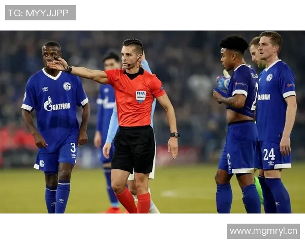 布尔克解析中超判罚标准与欧洲差异深刻体会比赛规则的不同之处 布尔克解析中超判罚标准与欧洲差异深刻体会比赛规则的不同之处