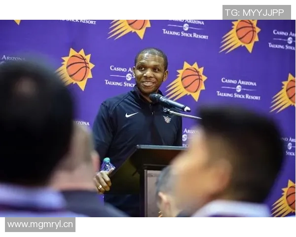 詹姆斯琼斯谈詹姆斯对卓越的执着与表现的惊喜之情