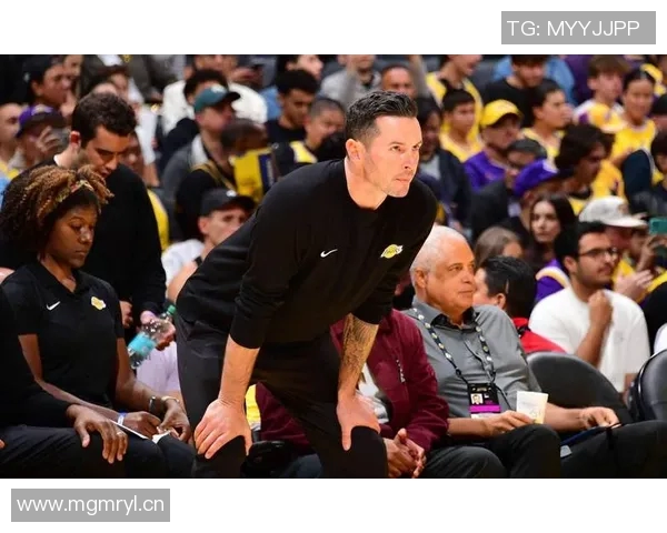 雷迪克谈球队氛围提升称互动改善助力团队凝聚力增强 雷迪克谈球队氛围提升称互动改善助力团队凝聚力增强