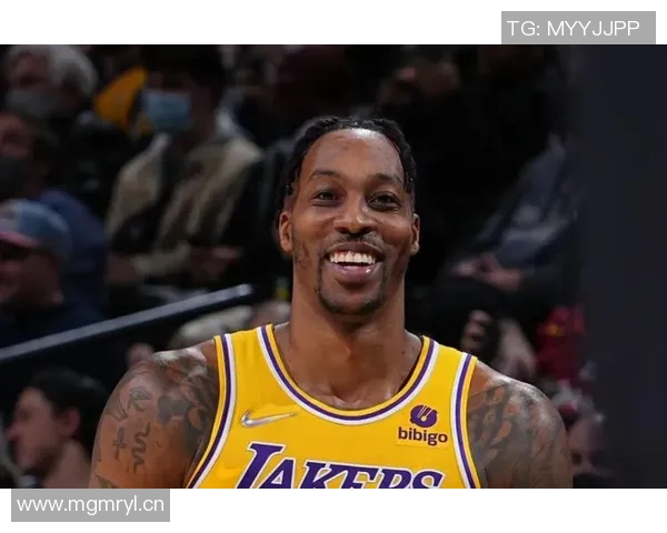 霍华德晒与佩林卡合照及39号球衣照为湖人加油展现归队决心 霍华德晒与佩林卡合照及39号球衣照为湖人加油展现归队决心