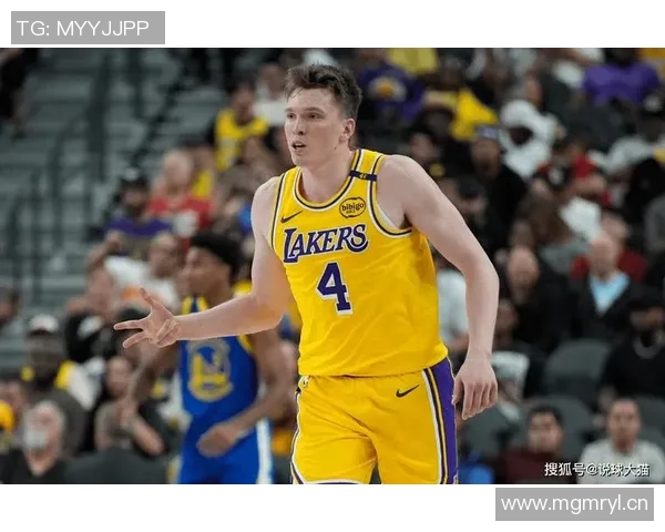 浓眉首节表现稳健轻松斩获5分5板1助展现强大状态 浓眉首节表现稳健轻松斩获5分5板1助展现强大状态