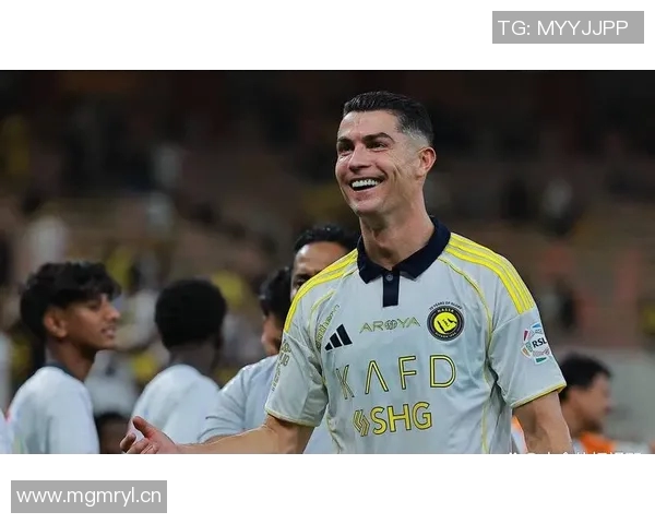 C罗荣获葡萄牙环球声望奖在社交媒体分享喜悦时刻