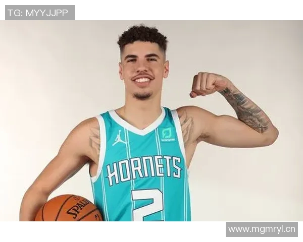 拉梅洛鲍尔因不文明手势被罚款三万五千美元引发热议