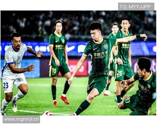 浙江队亚戈展现高效进攻能力14场比赛打入10球1助攻成球队核心 浙江队亚戈展现高效进攻能力14场比赛打入10球1助攻成球队核心