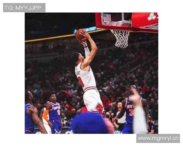 米诺特次节神勇表现五投全中连得12分带领球队一举拉开比分优势 米诺特次节神勇表现五投全中连得12分带领球队一举拉开比分优势