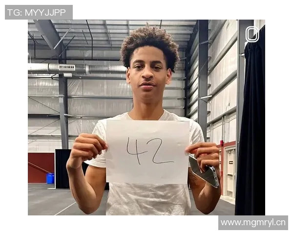 基扬安东尼父子相似2025届球员潜力巨大或能进NBA