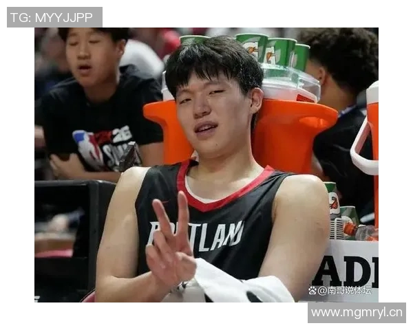 杨瀚森成为球迷唯一兴奋点明天球队或将让罗威休息调整