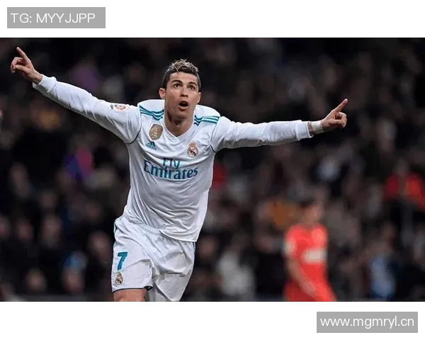 塞梅多传中C罗错失良机做出遗憾手势只差一点就能进球