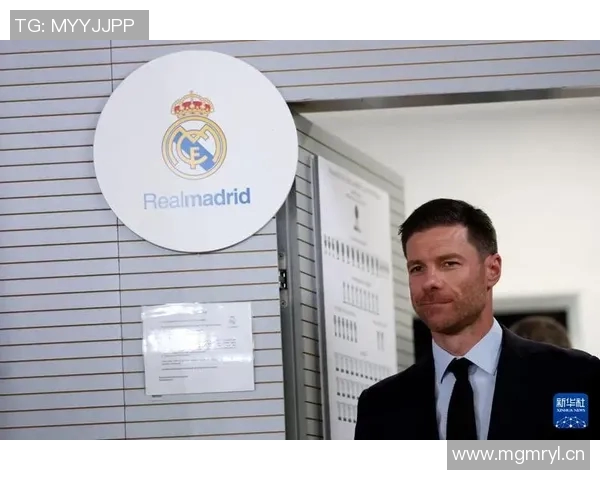 维尼修斯与阿隆索亲密互动缓解皇马更衣室紧张气氛