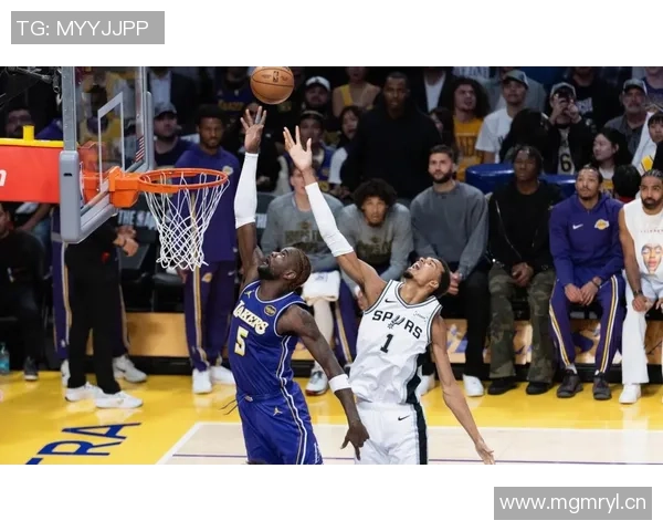 马刺替补发威四人得分上双合力砍下68分哈珀独得22分助球队取胜