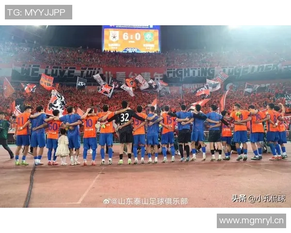 泰山队主场平局遭遇三连平球员谢场时满脸遗憾与失落